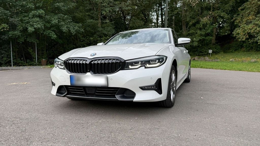 Image of BMW 330
