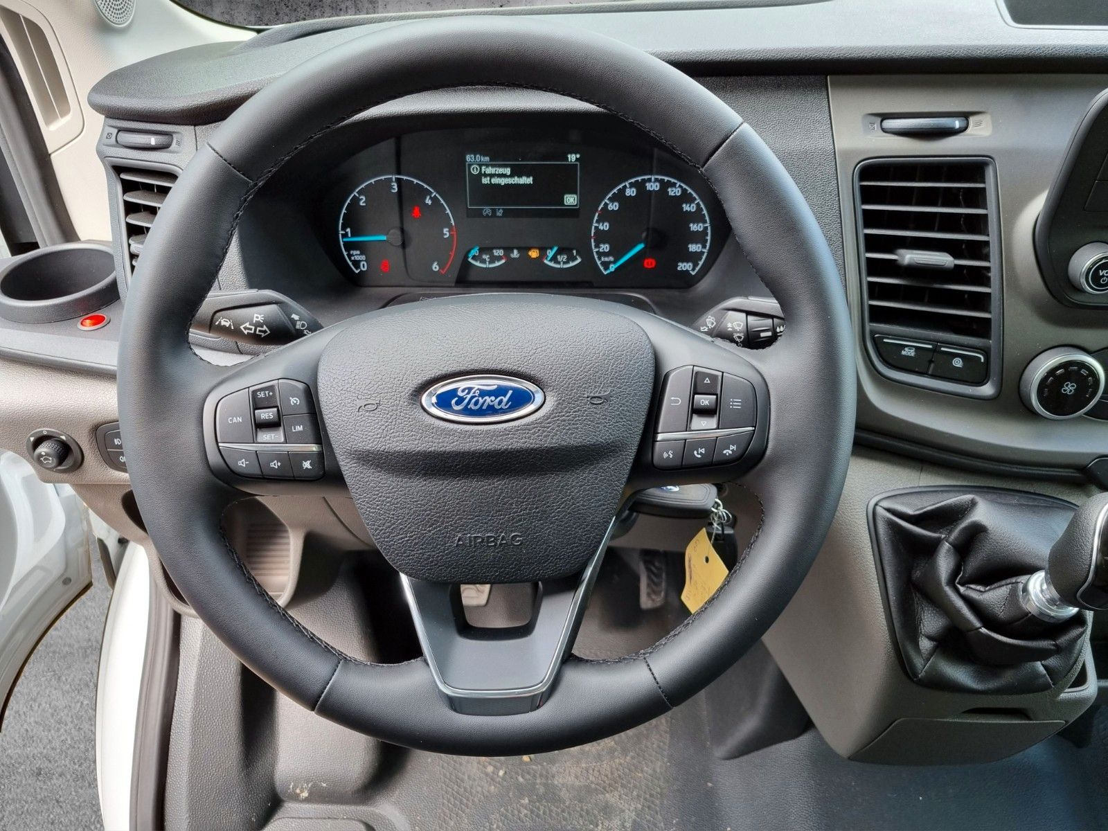 Fahrzeugabbildung Ford Transit Pritsche 350 L3 Einzelkabine Trend