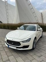 Maserati Ghibli 3.0 V6 TÜV 03/27, SOFT-Close, KEYLEES GO - weiße Maserati Ghibli