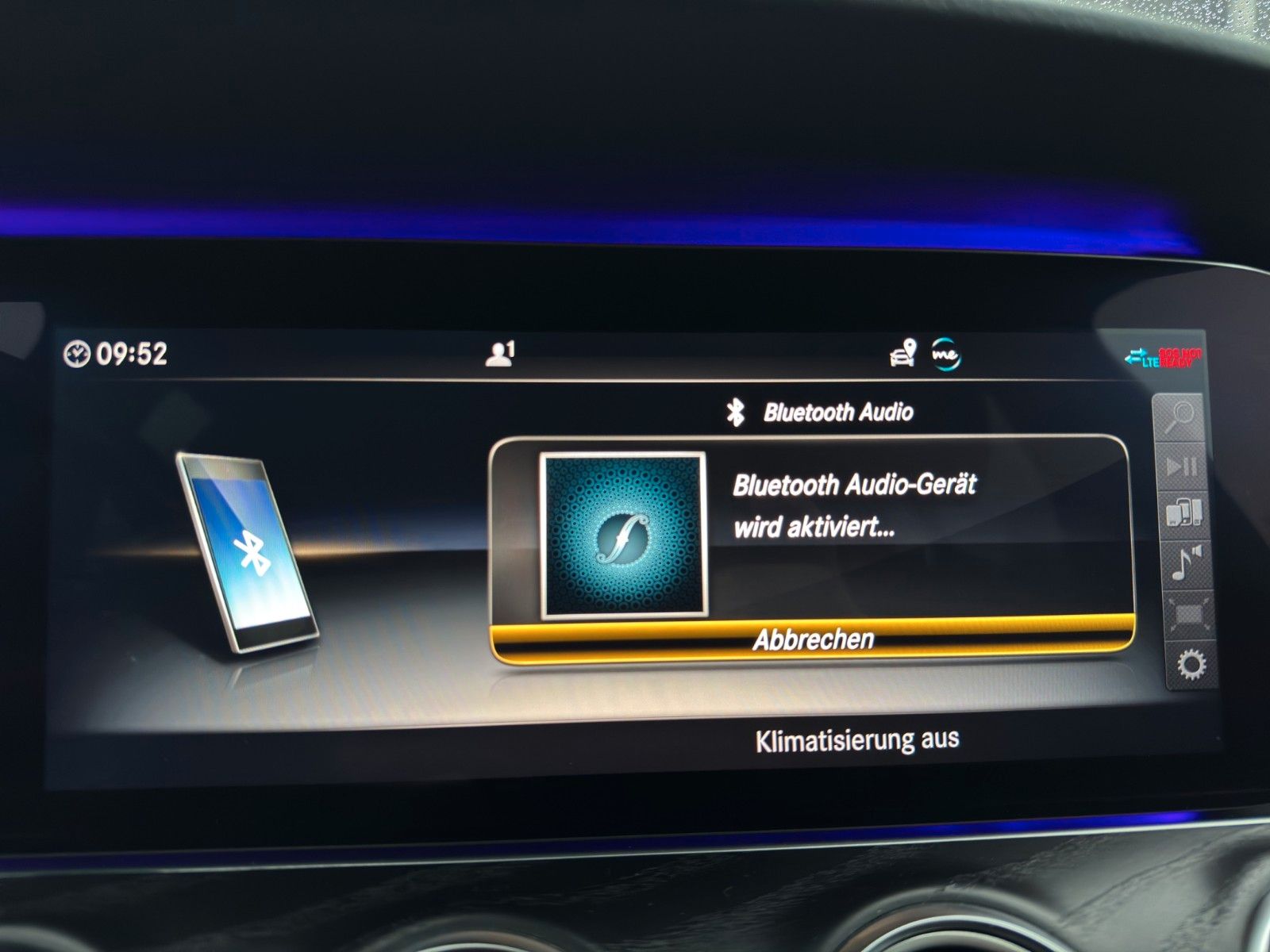 Fahrzeugabbildung Mercedes-Benz E 300de  AMG-Line/MBeam/Burmester/S-Dach