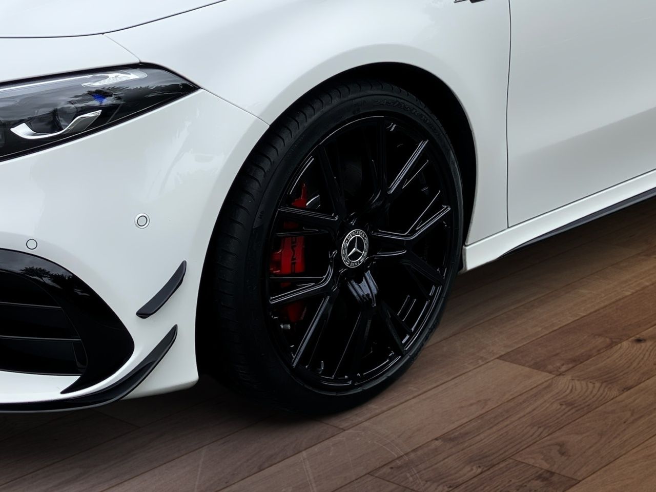 Fahrzeugabbildung Mercedes-Benz AMG A 45 S 4M+ PANO+AHK+BUR+NIGHT+MULTIB+MEM+360