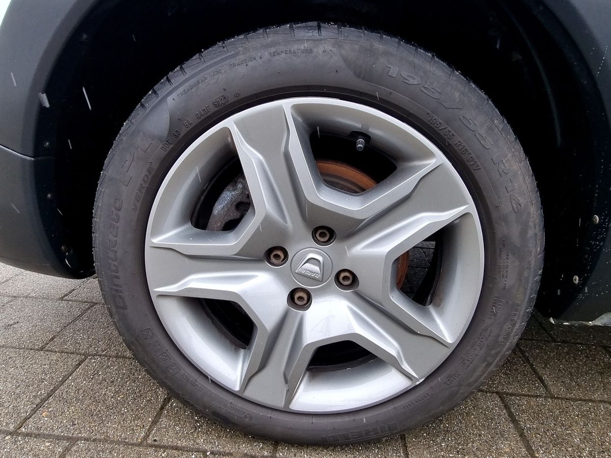 Fahrzeugabbildung Dacia Dokker Stepway Plus TCe 130