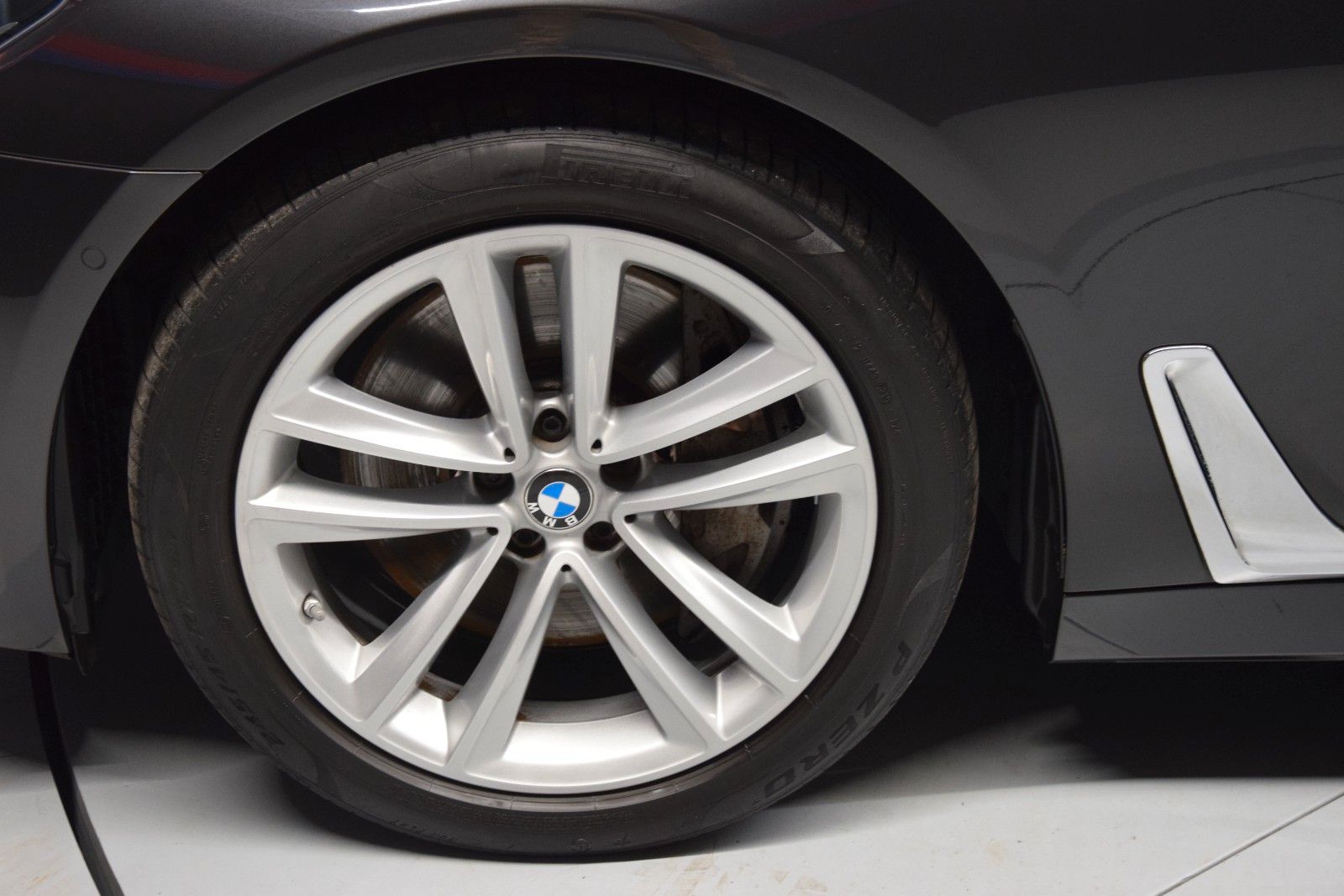 Fahrzeugabbildung BMW 750 d xDrive HuD Leder ACC Massage H&k Laser Kam