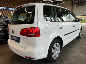 MYAUTOCENTER – Gebraucht- und Jahreswagen mit Werkstattservice in Pfaffenhofen Volkswagen Touran *7-SITZER*TÜV 827*2-ZONEN*PDC*DACHRELING