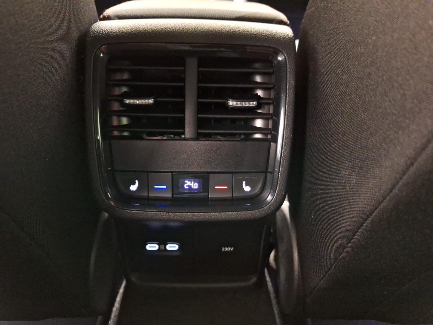 SKODA OCTAVIA 2.0 TDI DSG RS 200CH - MATRIX-LED SCHEINWERFE - VIRTUAL COCKPIT - SYSTÈME DE NAVIGATION - MATRIX-LED