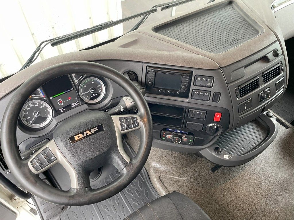 Fahrzeugabbildung DAF FT XF 480 SSC, Federung: Luft/Luft