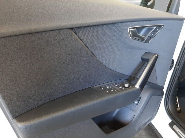 Fahrzeugabbildung Audi Q2 S line 35TDI quattro S-tronic AHK Navi Matrix