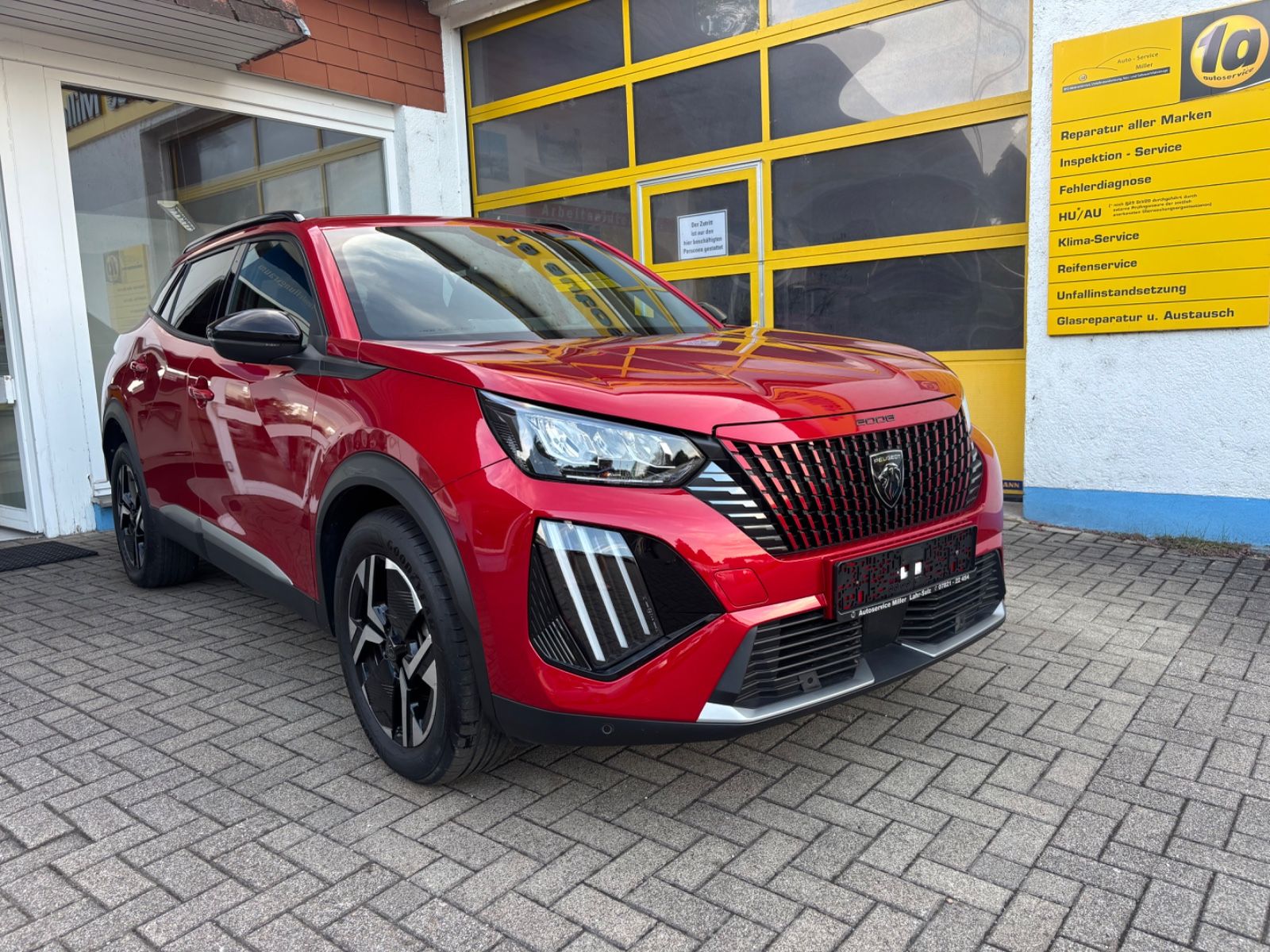 Peugeot 2008 Allure 1. HAND NAVI LED EINPARK TEIL-LEDER