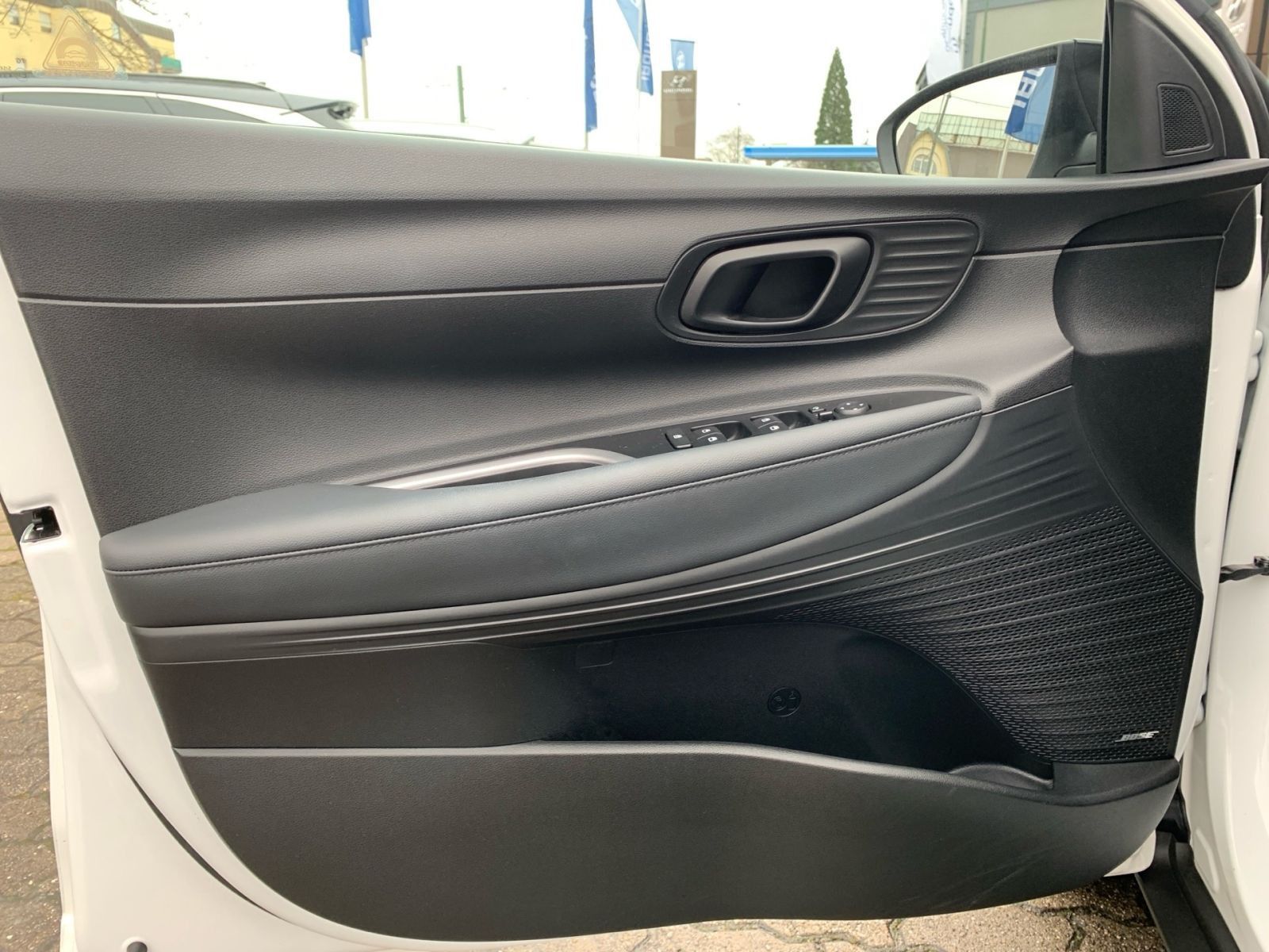 Fahrzeugabbildung Hyundai BAYON 1.0 T-GDI Connect & Go Navi BOSE