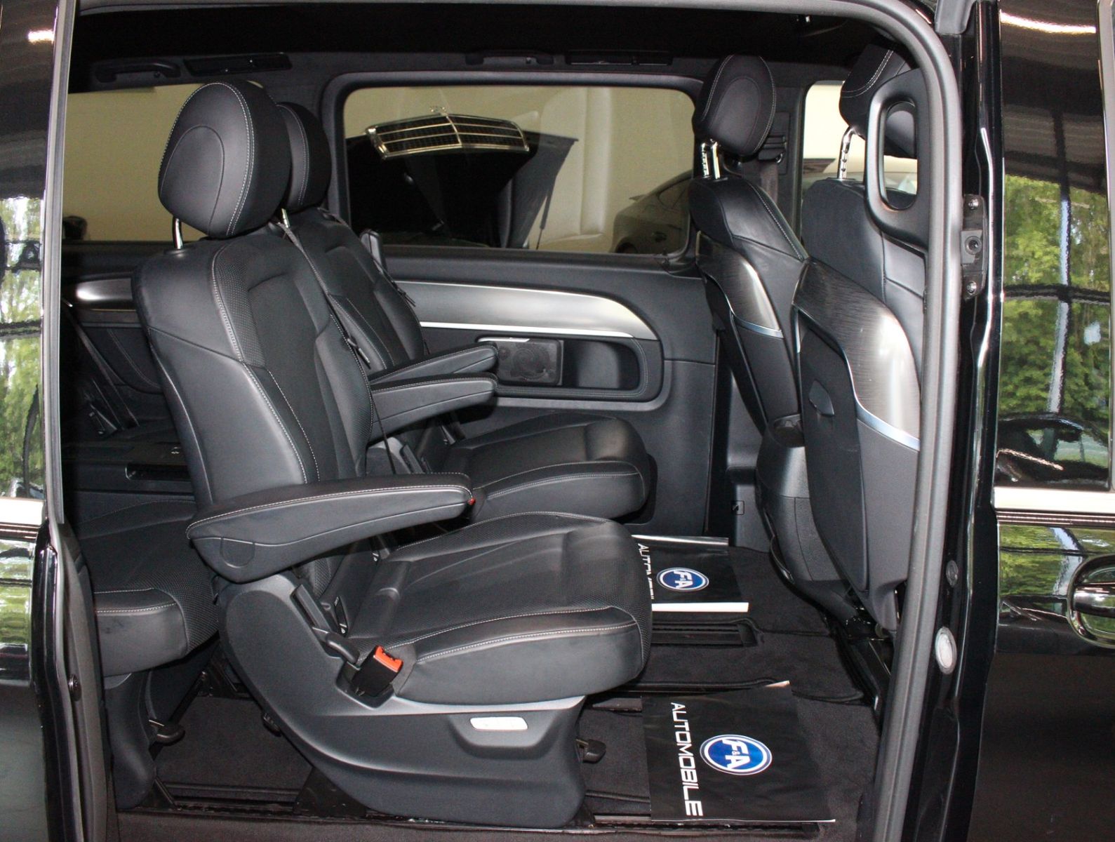 Fahrzeugabbildung Mercedes-Benz V 300d Exclusive Edition Lang 4Matic