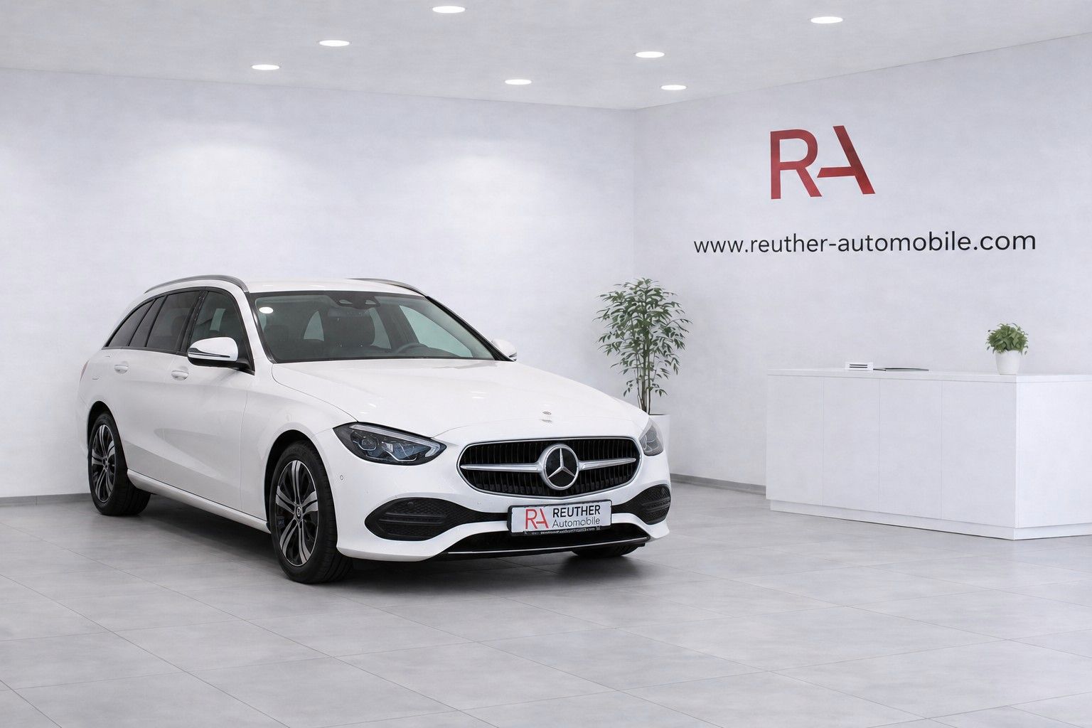 Mercedes-Benz C 200 T *AVANTGARDE*AHK*AKTIVER PARKASSISTENT