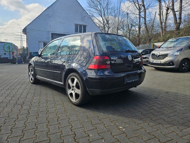 Volkswagen Golf 1.6 Special