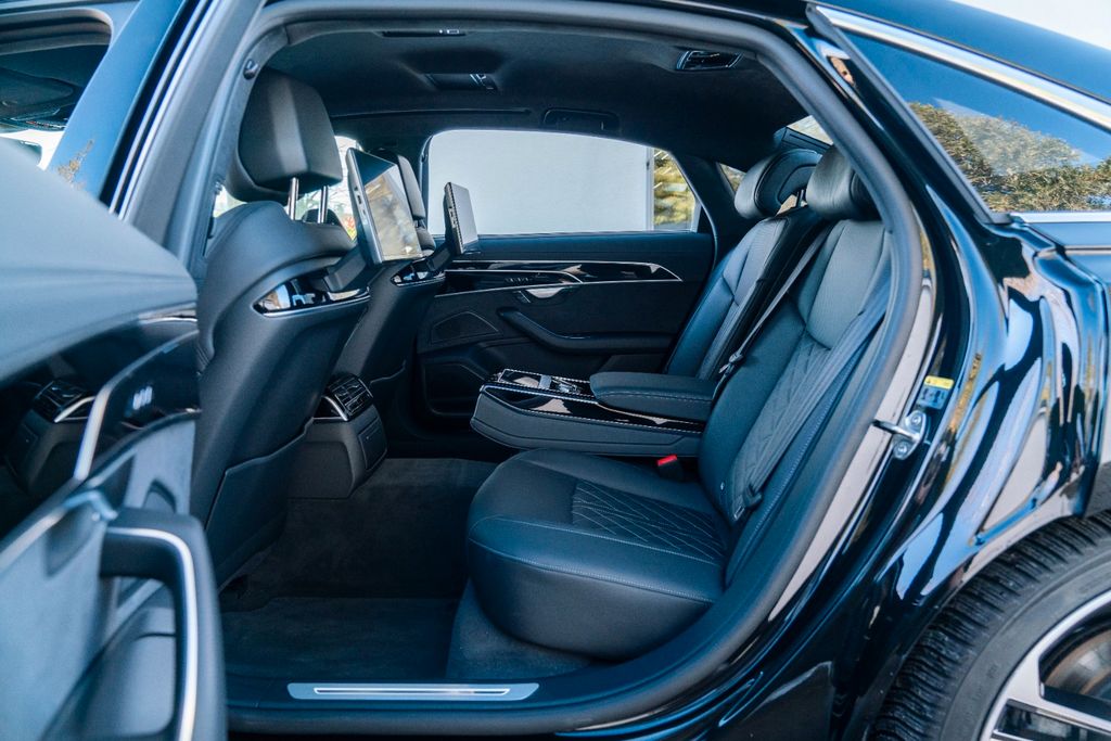 AUDI A8 50TDI LANG/ STANDHZG./ 21"/ S-LINE/ FOND TV AUDI A8 50TDI LANG/ STANDHZG./ 21"/ S-LINE/ FOND TV
