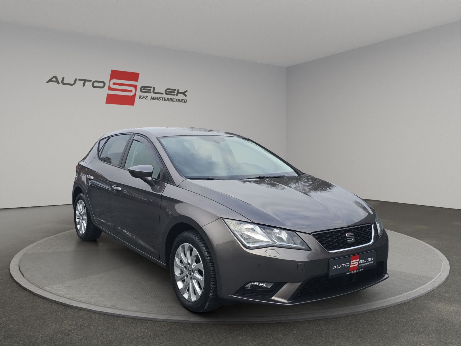 Fahrzeugabbildung SEAT Leon Style Diesel DSG-AUTOMATIK Temp PDC Klima