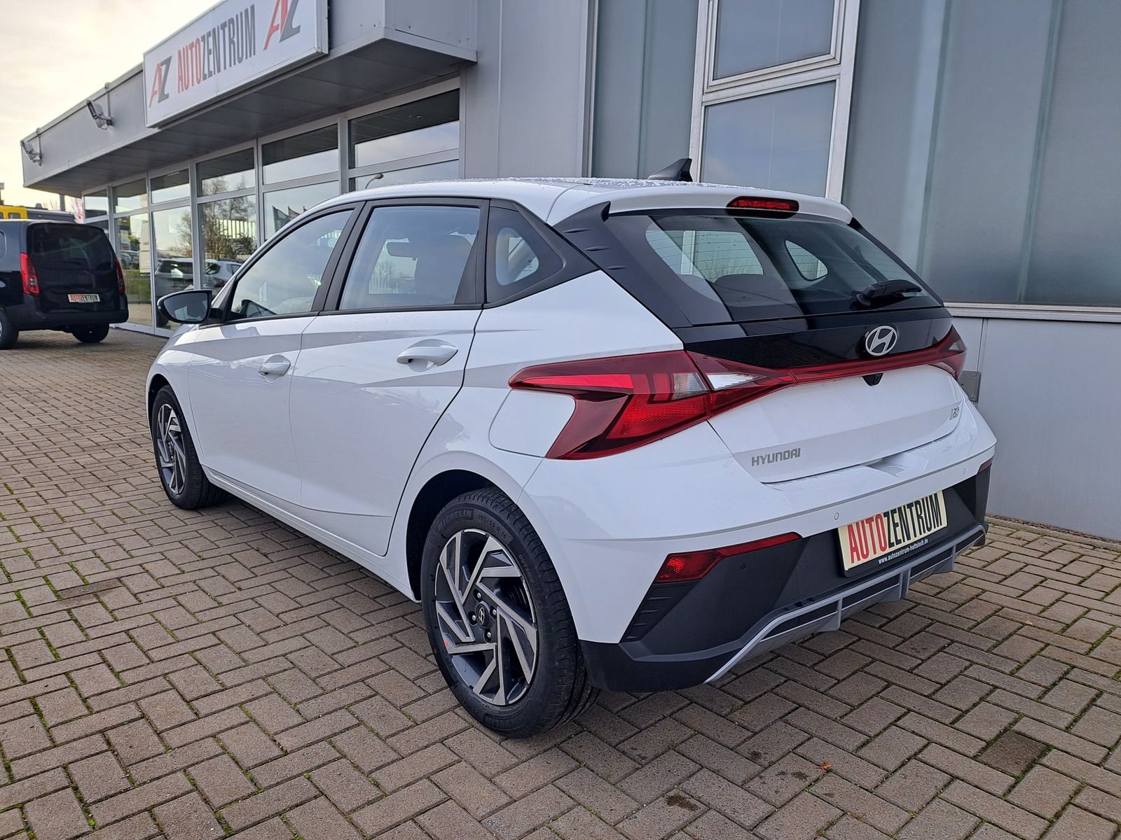 Fahrzeugabbildung Hyundai i20 1.2 NAVI ALU WINTERPAKET KAMERA KLIMA