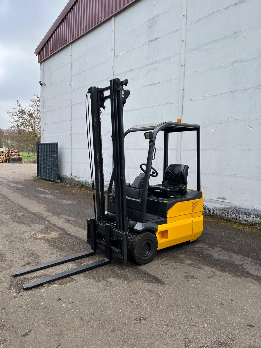 Andere OM XE18 - Elektro - Seitenschieber-Batterie 2024