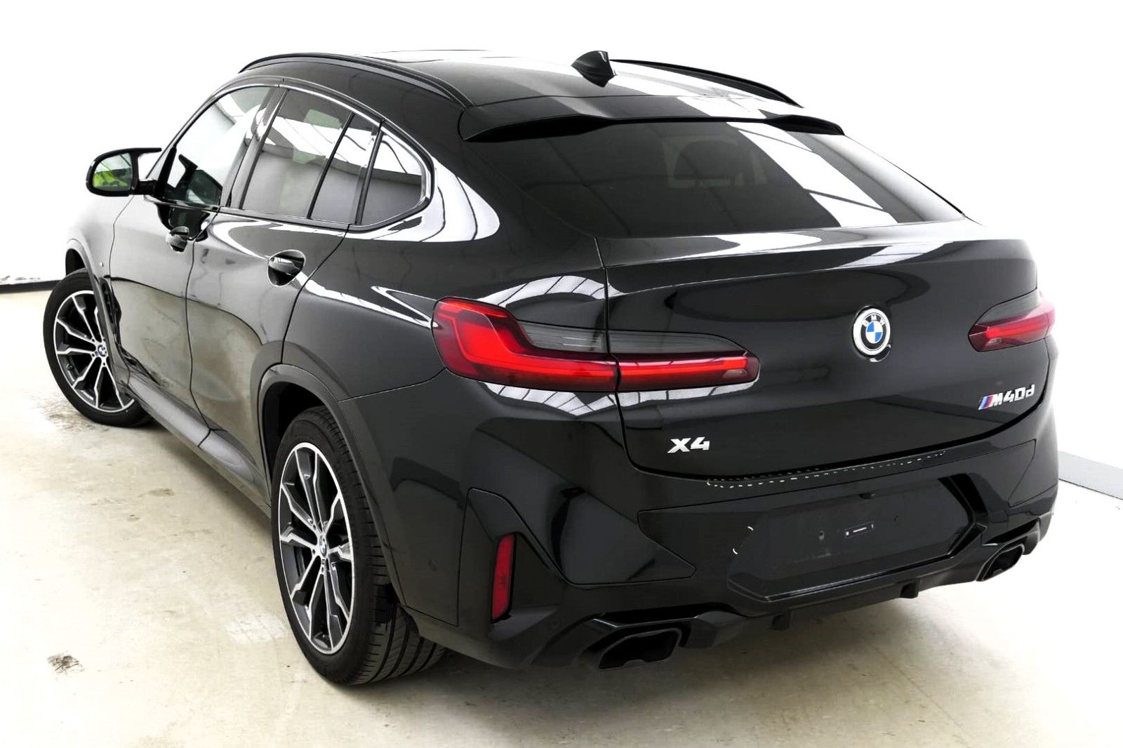 Fahrzeugabbildung BMW X4 M40d Laser ACC HuD Pano 20" AHK Standhzg 360°