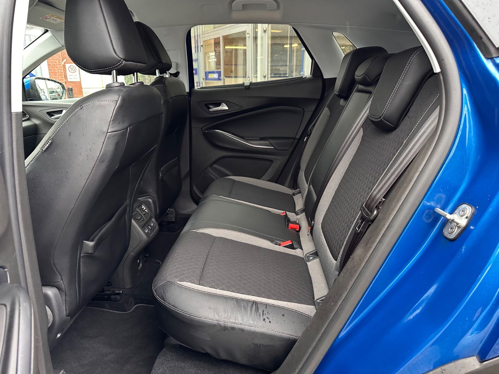 Fahrzeugabbildung Opel Grandland (X) 1.2 Turbo BiLED/AHK/Navi/360°/GJR