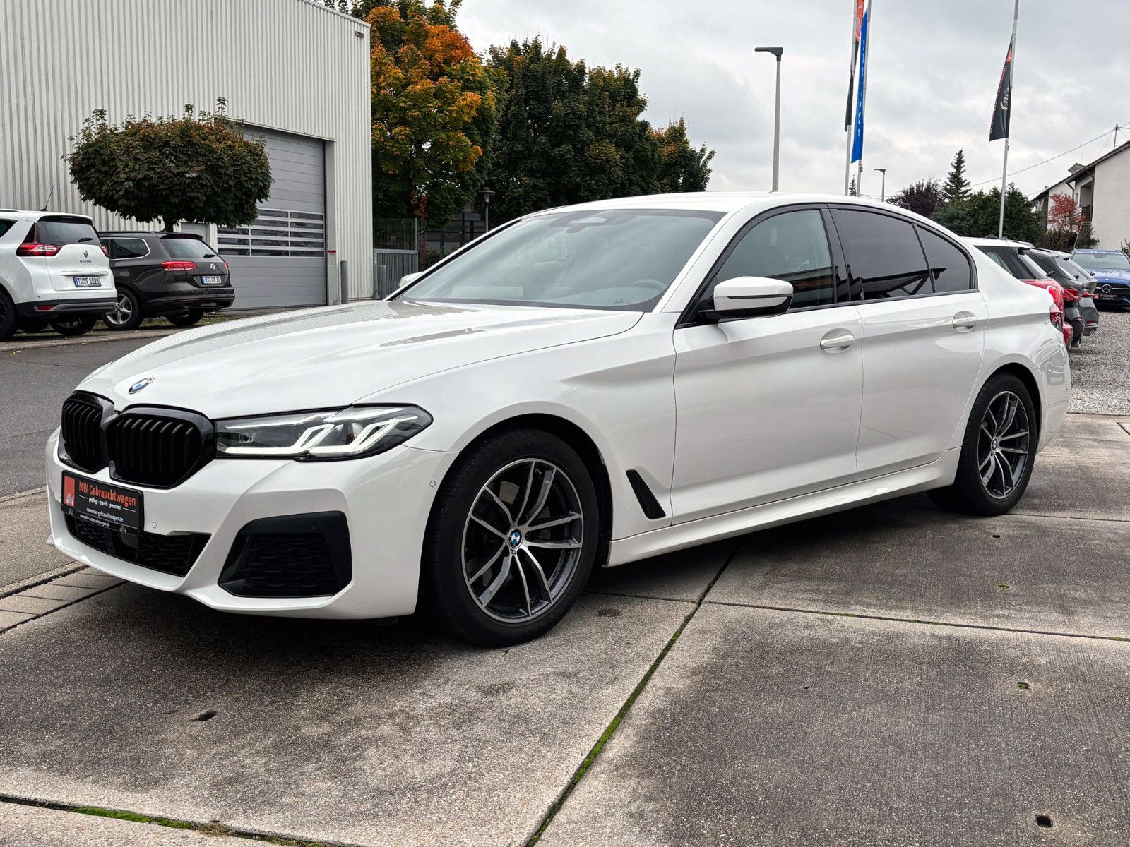 Fahrzeugabbildung BMW 520d Steptr. Limo M-Sport ACC KAM AHK LED SHZ