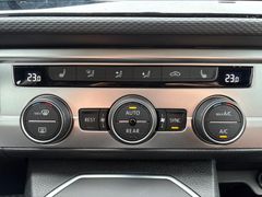 Fahrzeugabbildung Volkswagen T6.1 Multivan Comfortl. 2.0 TDI DSG -APP*AHK*3xK