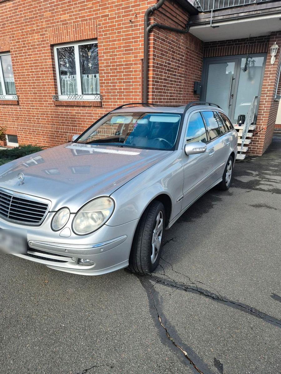 Mercedes-Benz E320, 2004