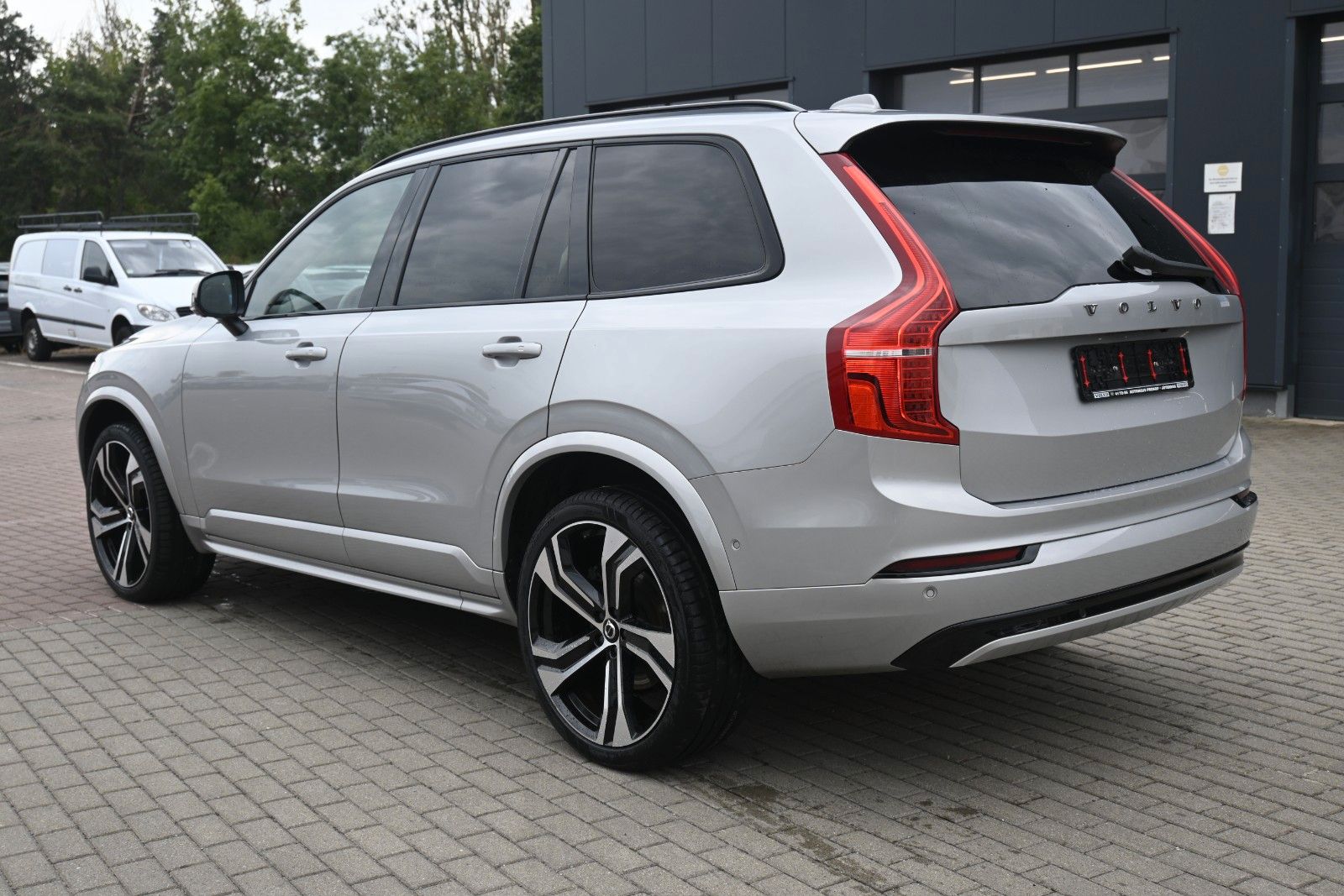 Fahrzeugabbildung Volvo XC90 B5 D AWD Dark*STDHZG*PANO*360°*22"