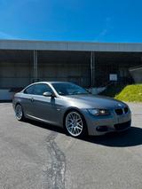 BMW e92 320i - BMW 320: Coupe, E92