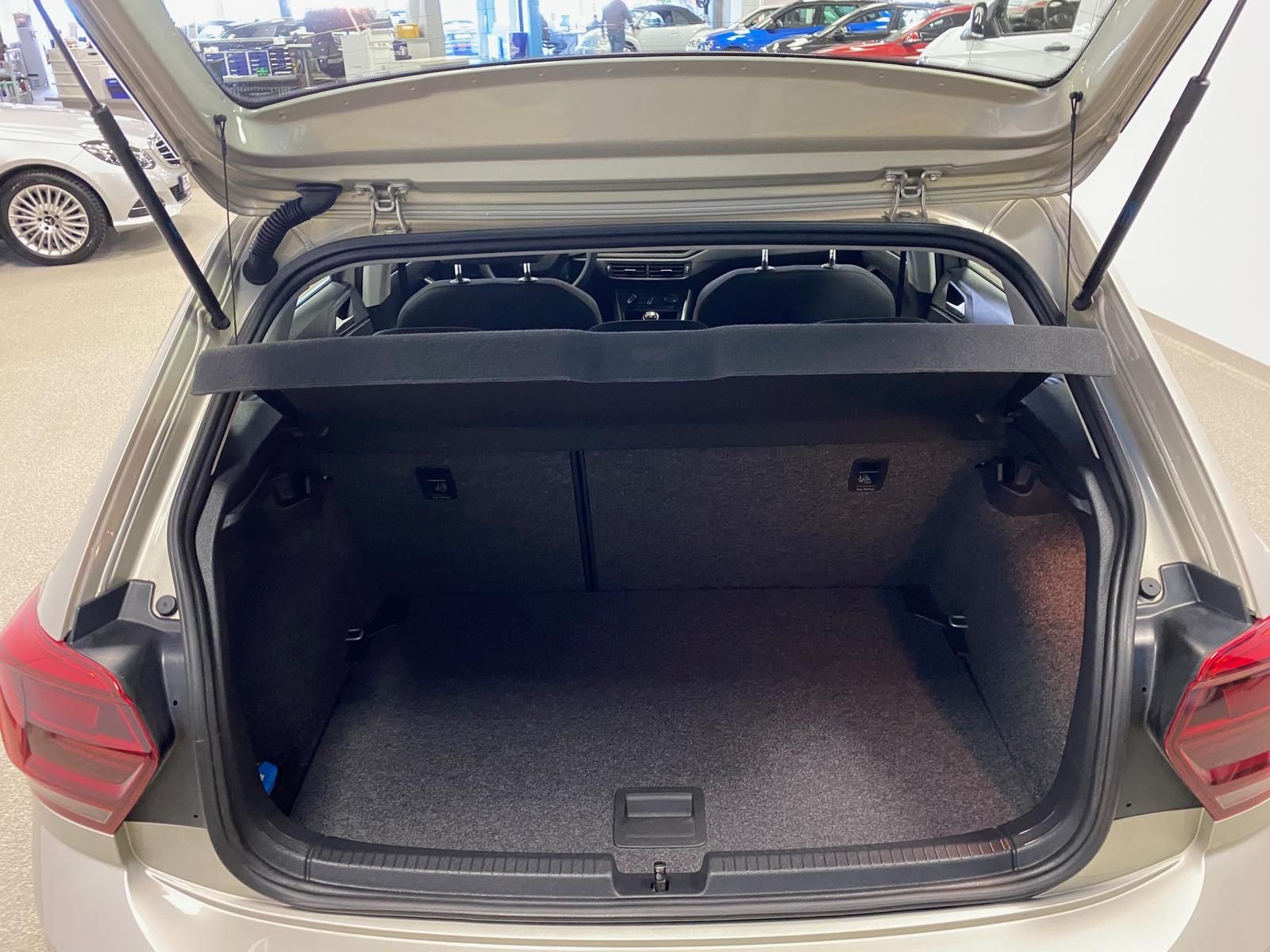 Fahrzeugabbildung Volkswagen Polo 1.0 TSI Comfortline PDC+SITZHEIZ+ALLWETTER+