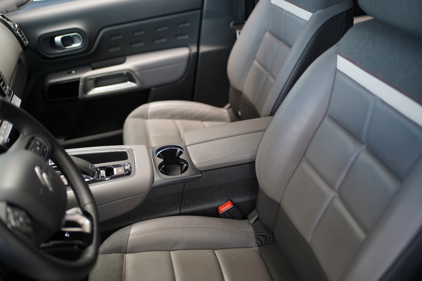 Fahrzeugabbildung Citroën C5 Aircross PureTech 180 EAT8 Shine Pack Automat