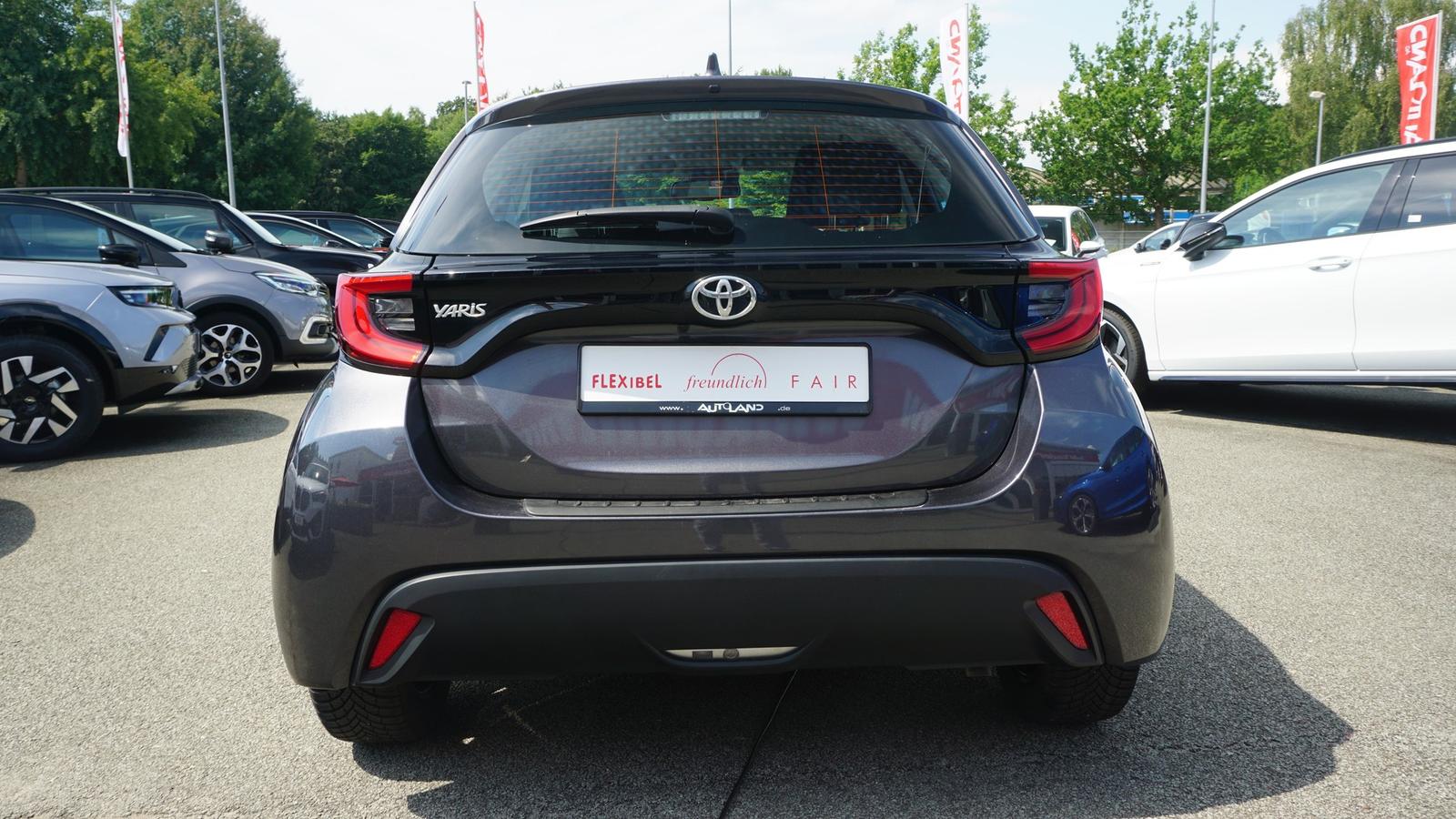 Toyota Yaris 1.5 Team Deutschland LED Tempomat Kamera