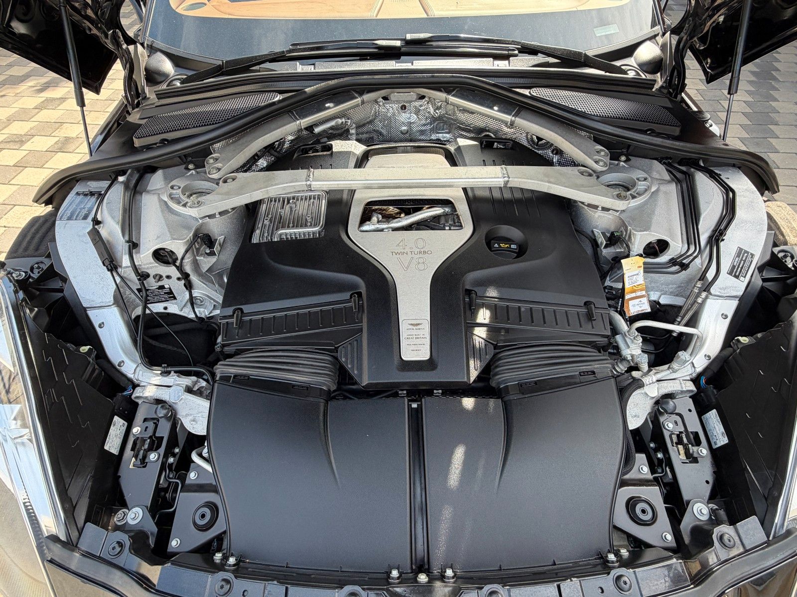 Aston Martin ASTON MARTIN DBX 4.0 V8 foto 25