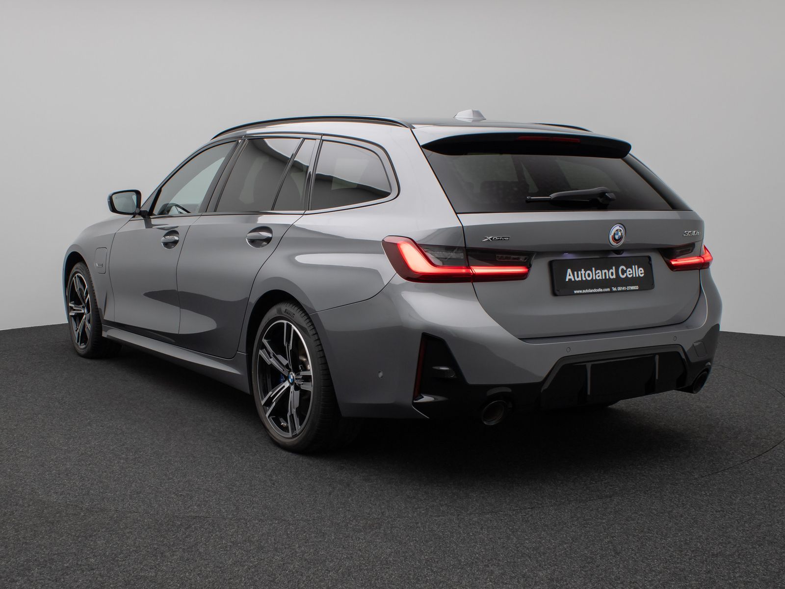 Fahrzeugabbildung BMW 330e xD M Sport Pro Panorama Kamera HUD DAB H/K