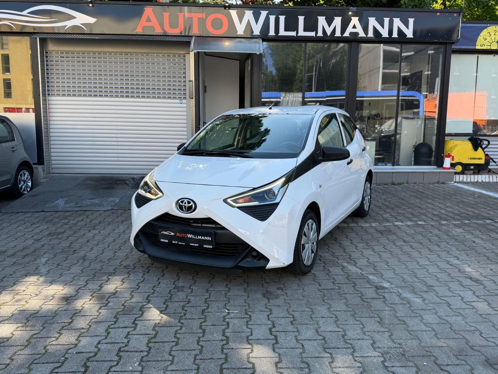 Toyota Aygo AYGO x-play club