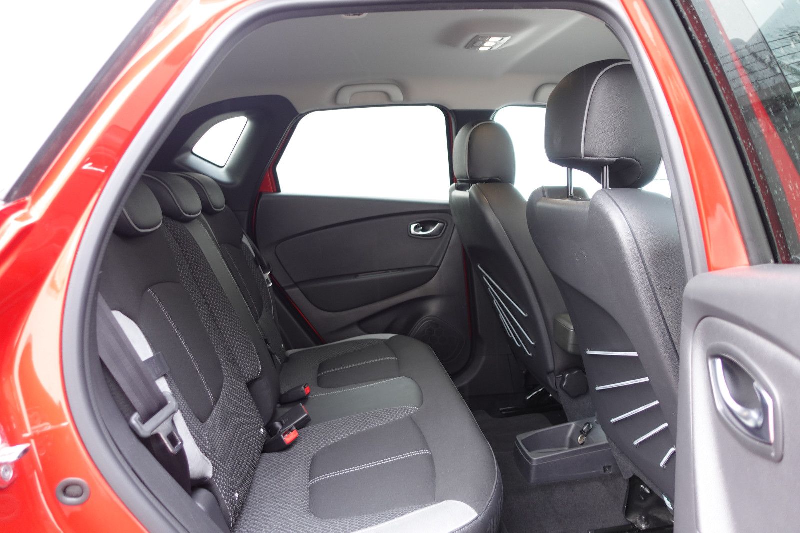Fahrzeugabbildung Renault Captur BOSE Edition 1.3TCe,Navi,Sitzhzg,AHK,LED