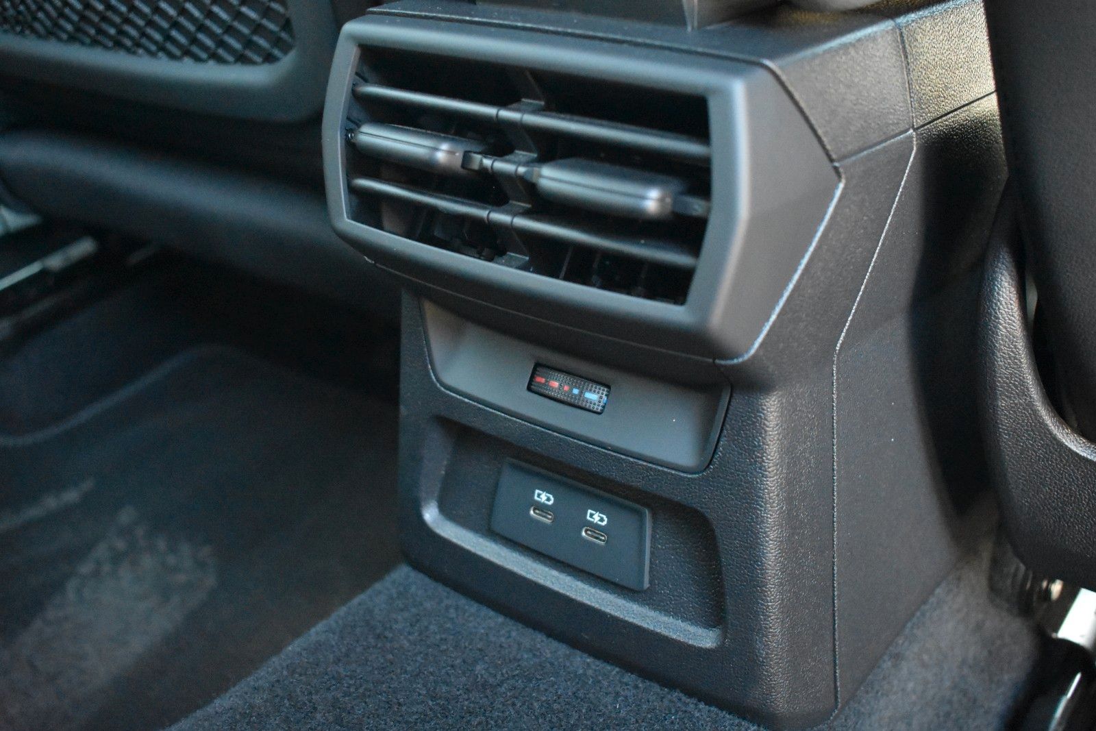 Fahrzeugabbildung Audi S3 Sportback 2.0 TFSI Quattro B&O/Virtual/LED