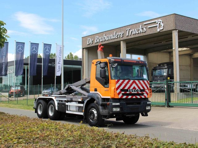 Iveco Trakker 260T36 6x4 containerwagen - EURO 5