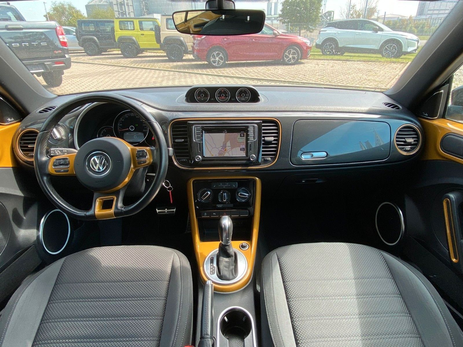 Fahrzeugabbildung Volkswagen Beetle Cabrio 2.0 TSI DSG R-Line SH+NAVI+FENDER