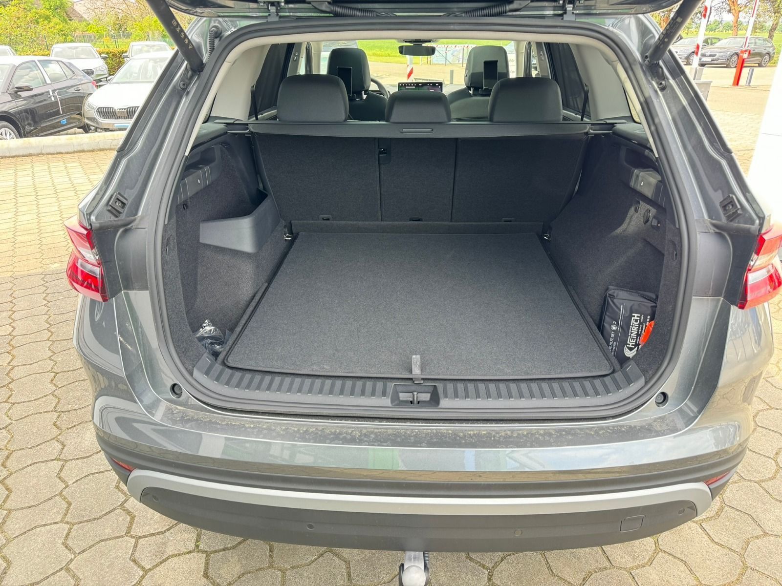 Fahrzeugabbildung SKODA Kodiaq 4x4 TDI DSG*StHz*360°Cam*AHK*Head-Up*Cant