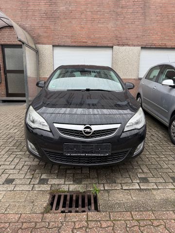 Opel Astra J Lim. 5-trg. Design Edition,Navi, PDC,SHZ