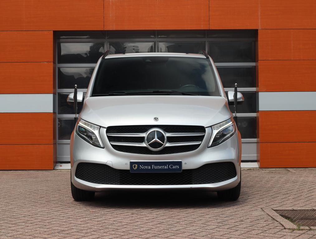 Mercedes-Benz V 220