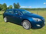 Opel Astra Sports Tourer Innovation 1,4 Turbo - Opel Astra aus 2011: Turbo
