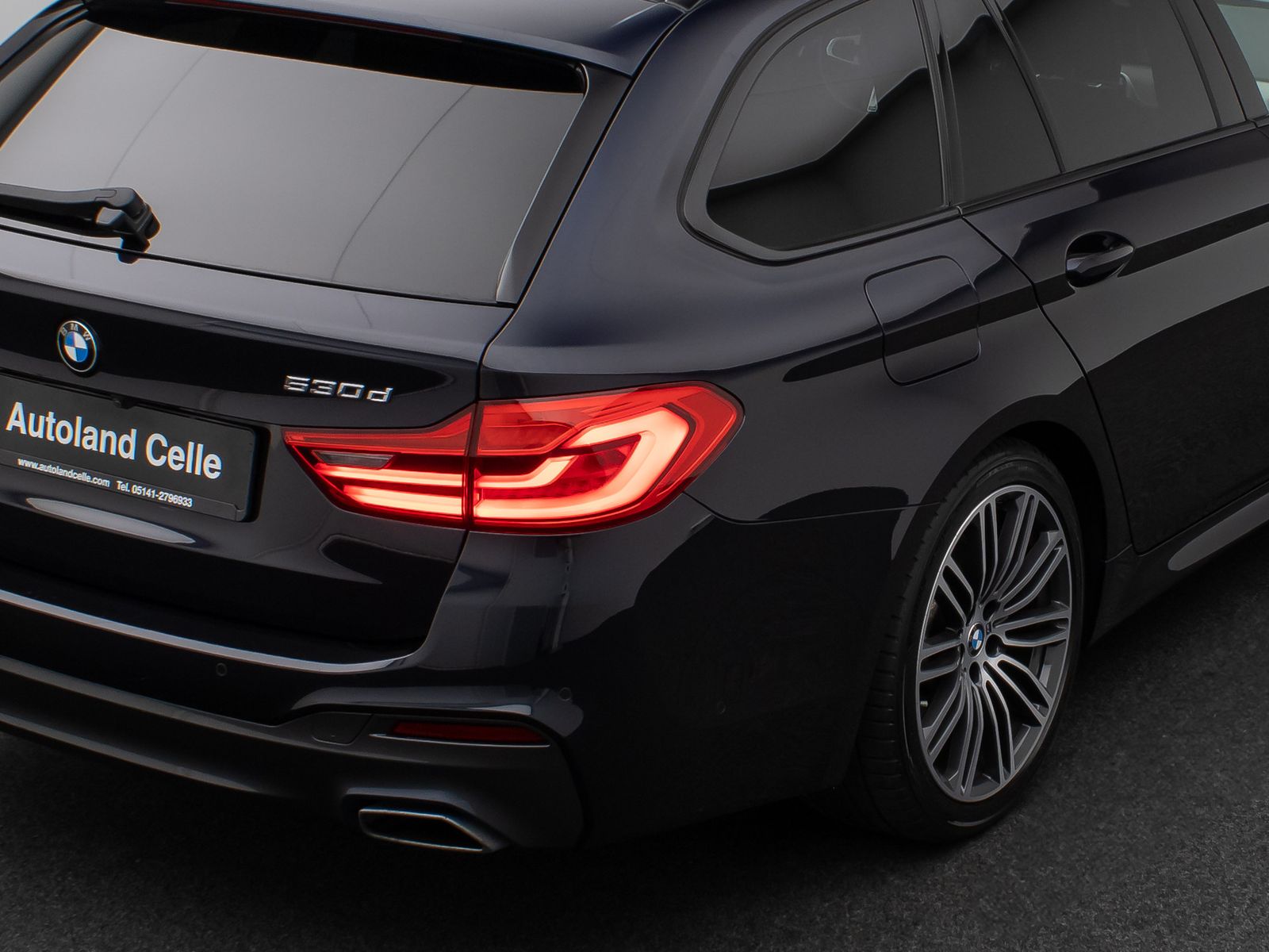 Fahrzeugabbildung BMW 530d xD M Sport Panorama Kamera HUD H/K Komfort