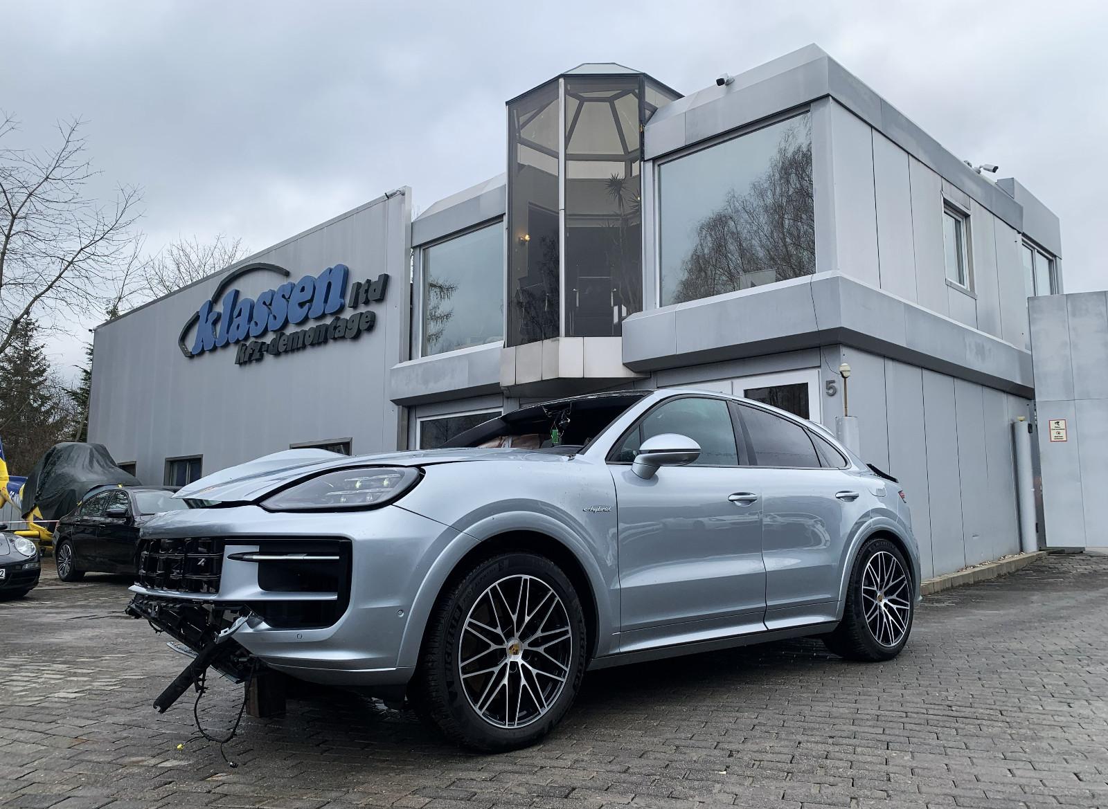 Porsche Cayenne **E-HYBRID**Sport-Chrono**