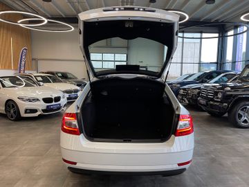 MYAUTOCENTER – Gebraucht- und Jahreswagen mit Werkstattservice in Pfaffenhofen Skoda Octavia Lim. Active *1. Hand*LED*Klima*PDC*TÜV*