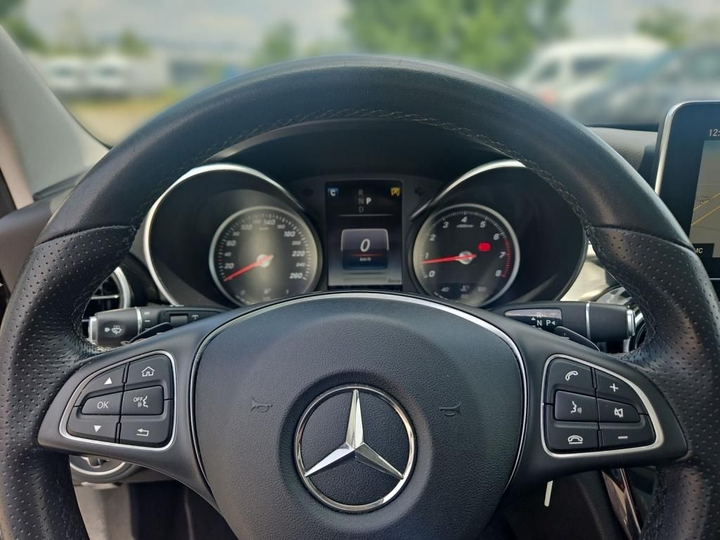 Fahrzeugabbildung Mercedes-Benz C 300 T Avantg. AHK Totwi. Pano Navi LED SHZ KAM