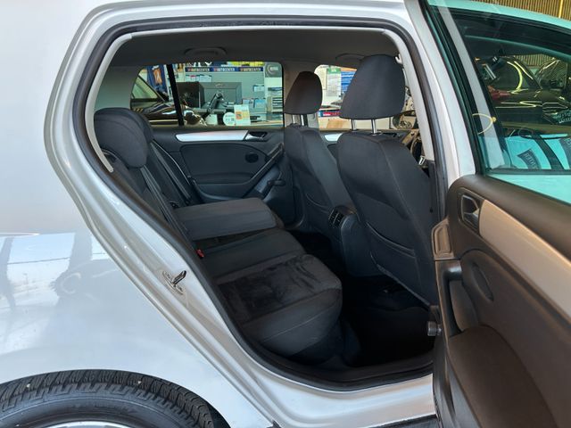 Volkswagen Golf VI*TEMPO*NAVI*PDC*ALCANTARA*1-HAND*