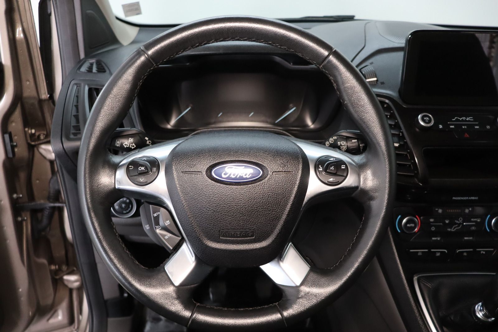 Fahrzeugabbildung Ford Grand Tourneo Connect 1.5 ECOBLUE Titanium