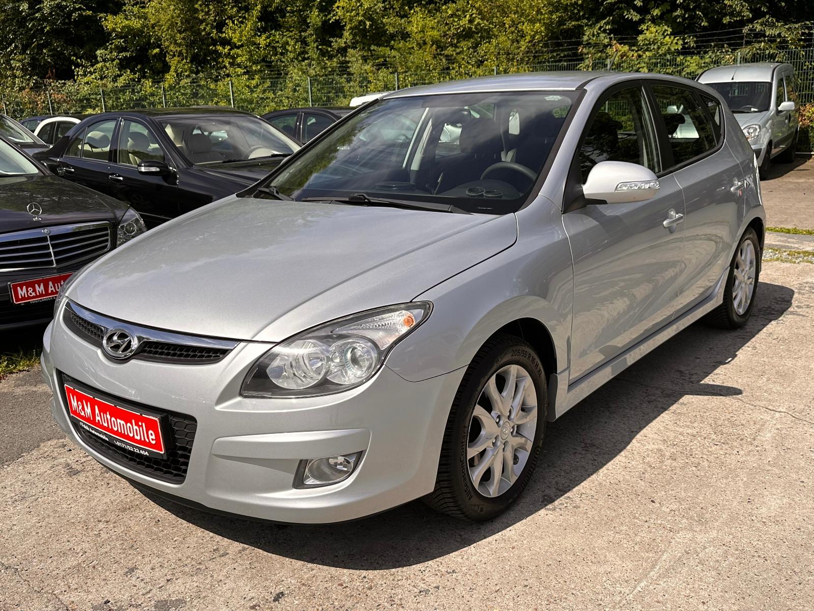 Hyundai i30 1.6 Automatik Klimaaut Sehr gepflegt!
