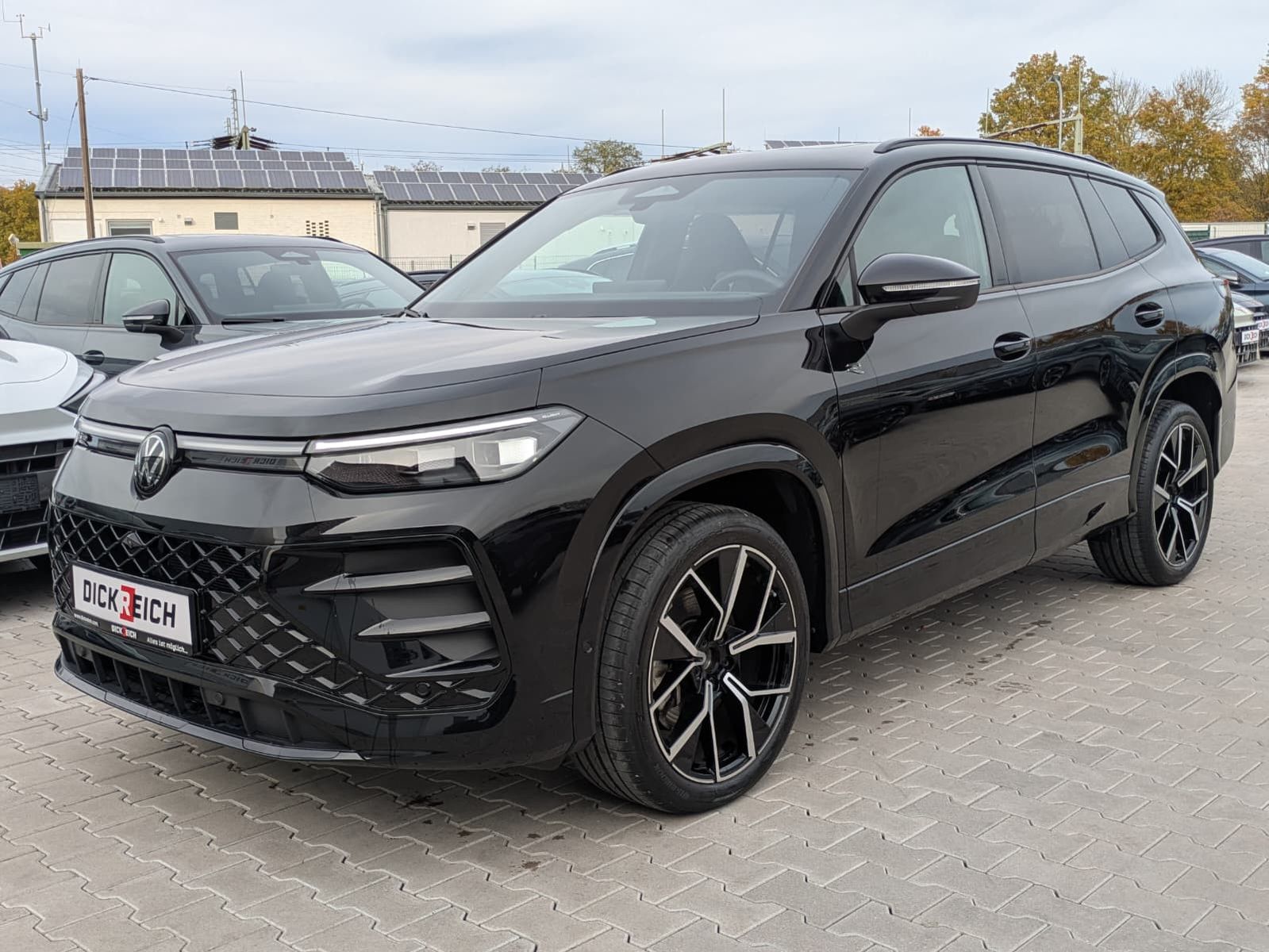 Fahrzeugabbildung Volkswagen Tayron 2.0 TDI 4M R-Line 7Si*MATRIX*AHK*PANO*HUD