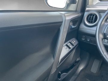 Toyota RAV4 2.0 4x4 *ALU*AHK*CAM*TEL*USB*KLIMA*ZV*